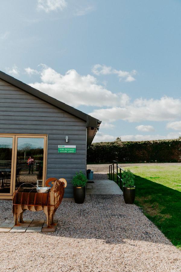 King Richard'S Luxury Lodge - Sleeps Up To 8 ,Dog Friendly ,Near Sherwood Forest At Fairview Farm In Nottingham Set In 88 Acres And Great For Groups,Family Gatherings,Corporate Events Экстерьер фото