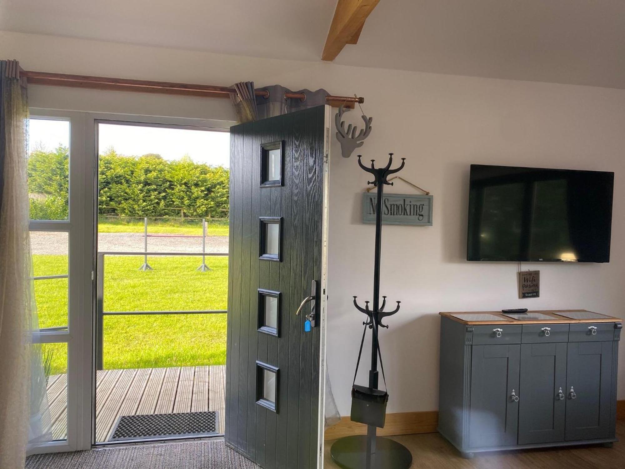 King Richard'S Luxury Lodge - Sleeps Up To 8 ,Dog Friendly ,Near Sherwood Forest At Fairview Farm In Nottingham Set In 88 Acres And Great For Groups,Family Gatherings,Corporate Events Экстерьер фото