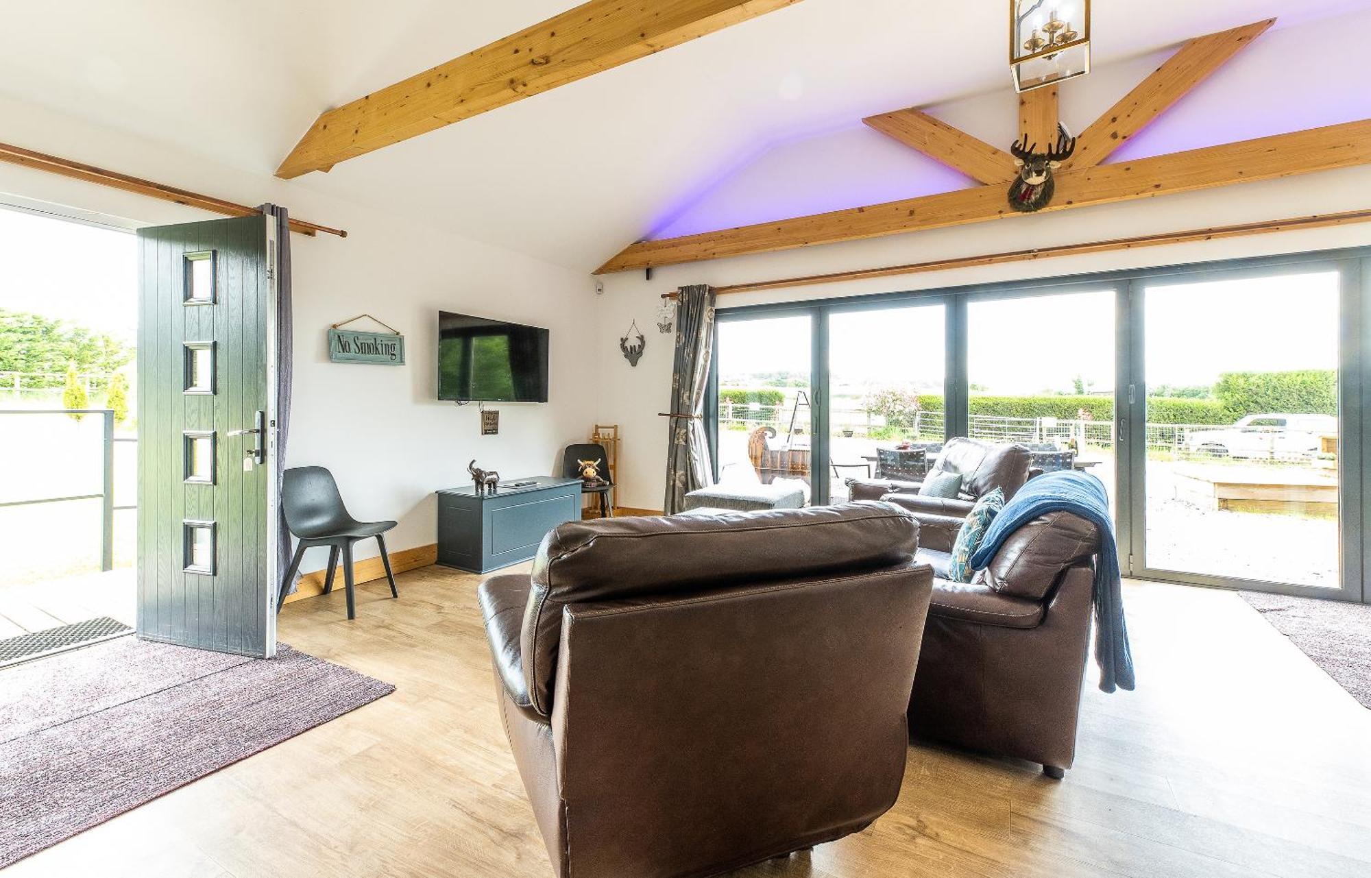 King Richard'S Luxury Lodge - Sleeps Up To 8 ,Dog Friendly ,Near Sherwood Forest At Fairview Farm In Nottingham Set In 88 Acres And Great For Groups,Family Gatherings,Corporate Events Экстерьер фото