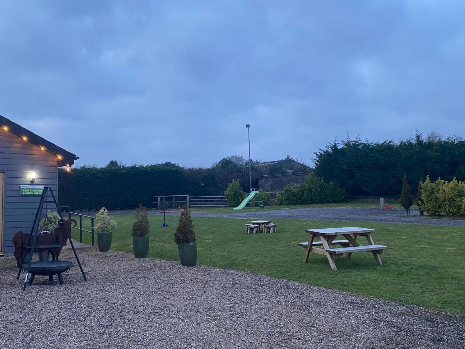 King Richard'S Luxury Lodge - Sleeps Up To 8 ,Dog Friendly ,Near Sherwood Forest At Fairview Farm In Nottingham Set In 88 Acres And Great For Groups,Family Gatherings,Corporate Events Экстерьер фото